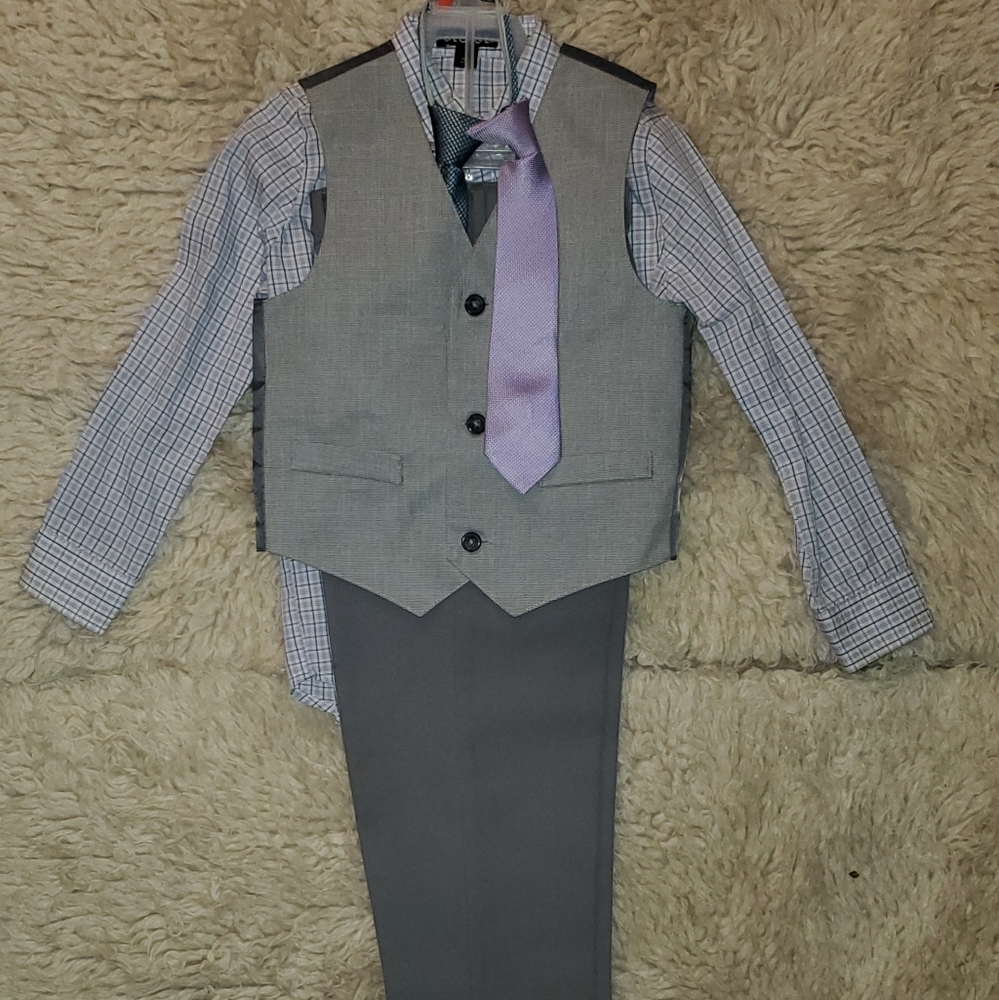 NWOT 5 PC SUIT